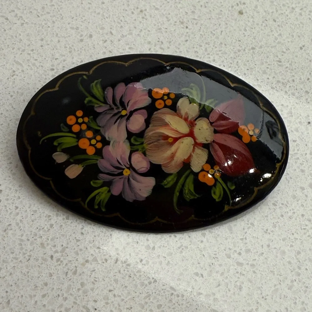 Vintage Brooch Pin Russian Hand Painted Lacquer Flowers Floral Oval - Picture 4 of 8